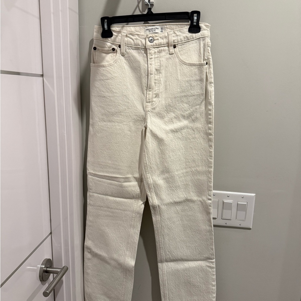 Abercrombie & Fitch Off-White Ultra High Rise 90s Straight Jeans